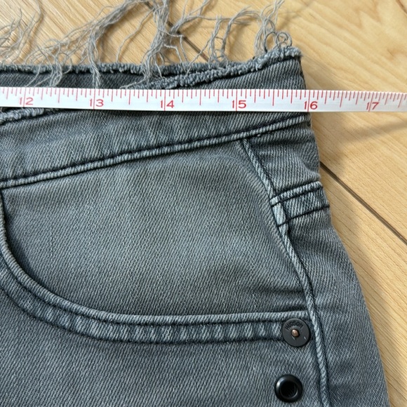 Hudson Tori Slouch Cut Off Shorts - Picture 9 of 11